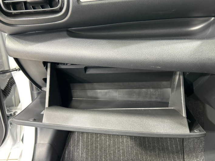 2023 Toyota Yaris 6AA-MXPH10 (UW-69f021dc76818)[4]