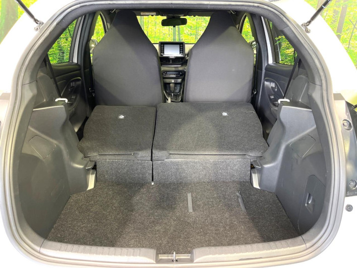 2023 Toyota Yaris 6AA-MXPH10 (UW-69f021dc8bfbe)[11]