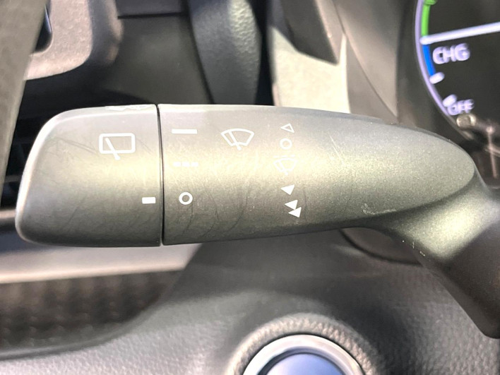 2023 Toyota Yaris 6AA-MXPH10 (UW-69f021dc8bfbe)[25]