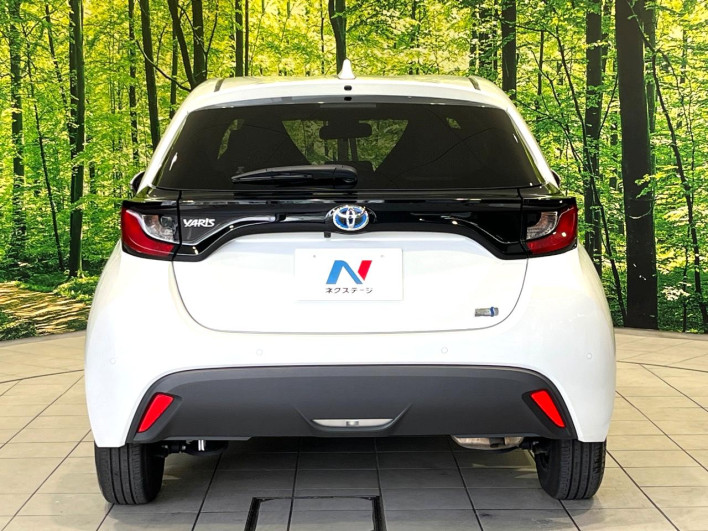 2023 Toyota Yaris 6AA-MXPH10 (UW-69f021dc8bfbe)[8]