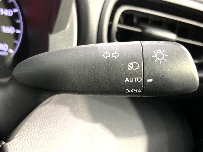 2023 Toyota Yaris 6AA-MXPH10 (UW-69f021dc8bfbe)[26]