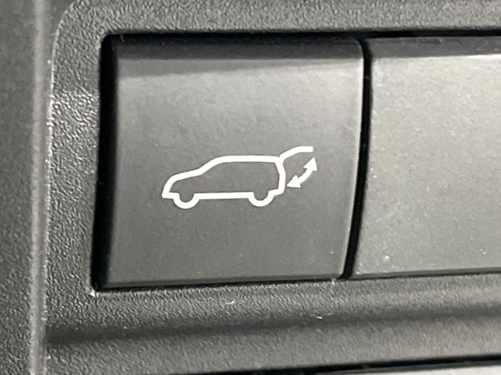 2023 Toyota Yaris Cross 6AA-MXPJ10 (UW-69f021dfd8b97)[17]