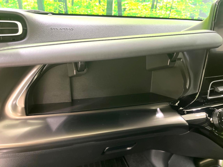 2022 Toyota Aqua 6AA-MXPK11 (UW-69f021e1d9712)[28]