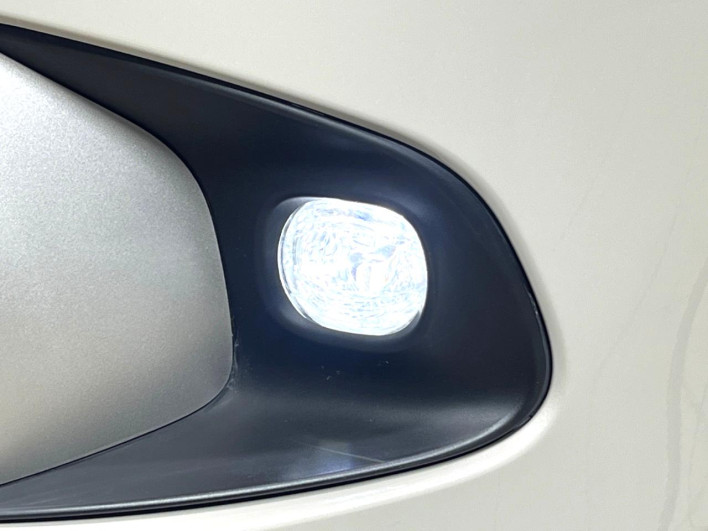 2022 Toyota Aqua 6AA-MXPK11 (UW-69f021e1d9712)[8]