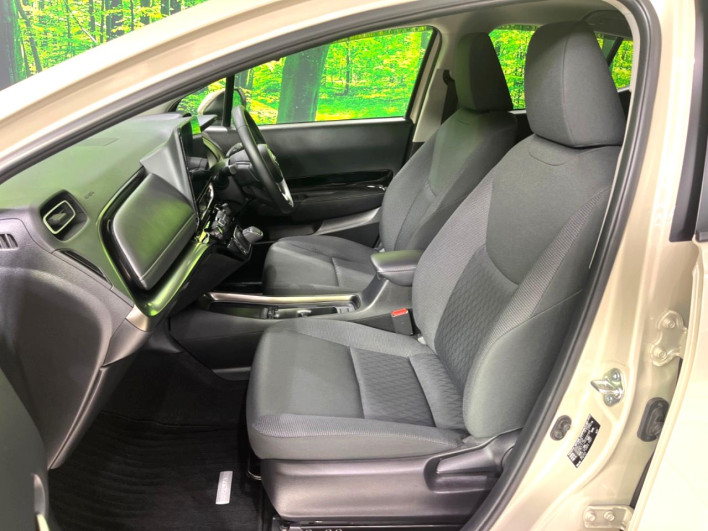 2022 Toyota Aqua 6AA-MXPK11 (UW-69f021e1d9712)[26]