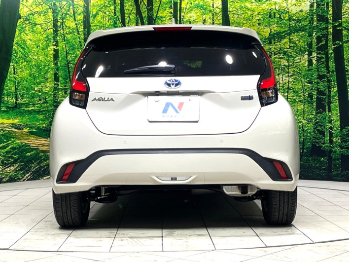 2022 Toyota Aqua 6AA-MXPK11 (UW-69f021e1d9712)[21]