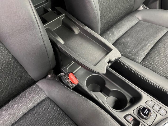 2024 Toyota Yaris Cross 6AA-MXPJ15 (UW-69f021e1eb14a)[27]