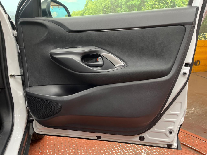 2024 Toyota Yaris Cross 6AA-MXPJ15 (UW-69f021e1eb14a)[4]