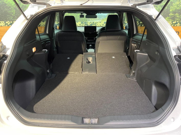 2024 Toyota Yaris Cross 6AA-MXPJ15 (UW-69f021e1eb14a)[17]