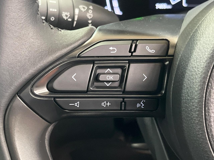 2024 Toyota Yaris Cross 6AA-MXPJ15 (UW-69f021e1eb14a)[28]