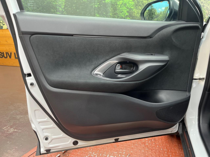 2024 Toyota Yaris Cross 6AA-MXPJ15 (UW-69f021e1eb14a)[12]