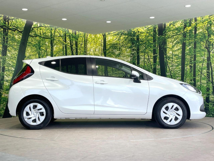 2022 Toyota Aqua 6AA-MXPK11 (UW-69f021e2c59da)[9]