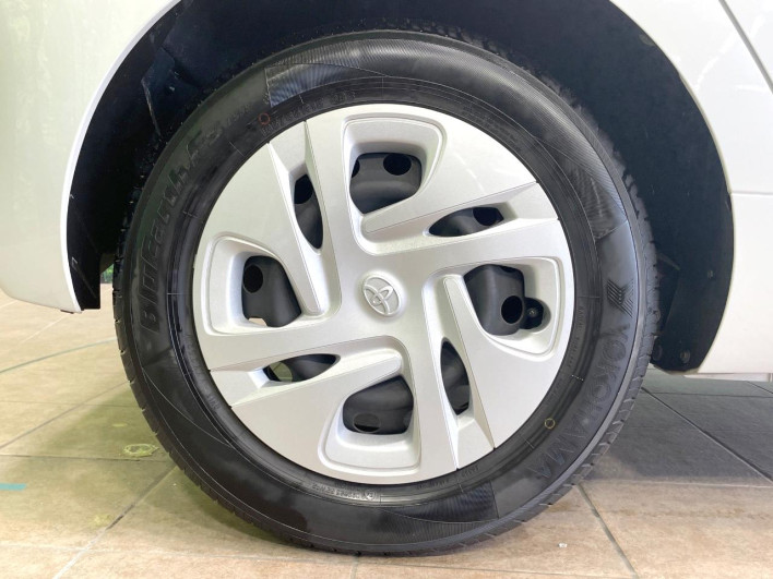 2022 Toyota Aqua 6AA-MXPK11 (UW-69f021e2c59da)[19]