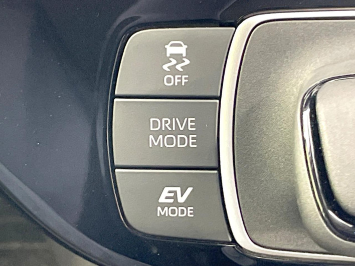 2022 Toyota Aqua 6AA-MXPK11 (UW-69f021e2c59da)[27]