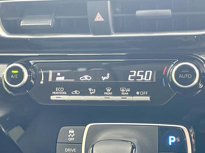 2022 Toyota Aqua 6AA-MXPK11 (UW-69f021e2c59da)[28]