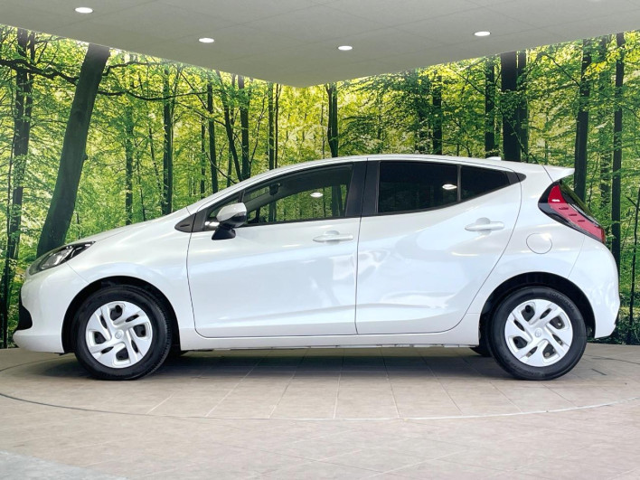 2022 Toyota Aqua 6AA-MXPK11 (UW-69f021e2c59da)[5]