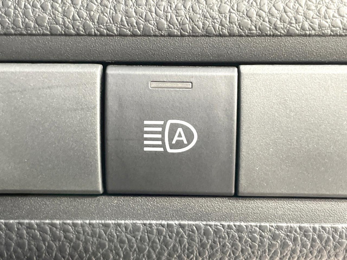 2022 Toyota Aqua 6AA-MXPK11 (UW-69f021e2c59da)[21]