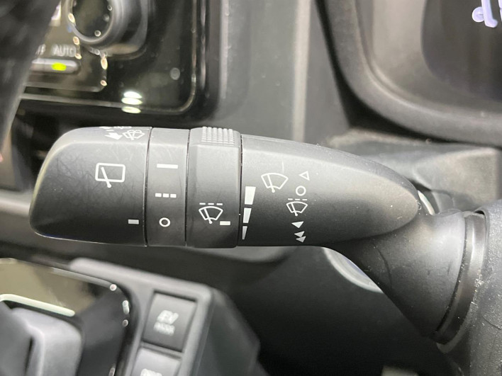 2023 Toyota Sienta 6AA-MXPL10G (UW-69f021e3b67f5)[15]