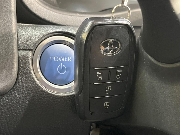 2023 Toyota Sienta 6AA-MXPL10G (UW-69f021e3b67f5)[26]