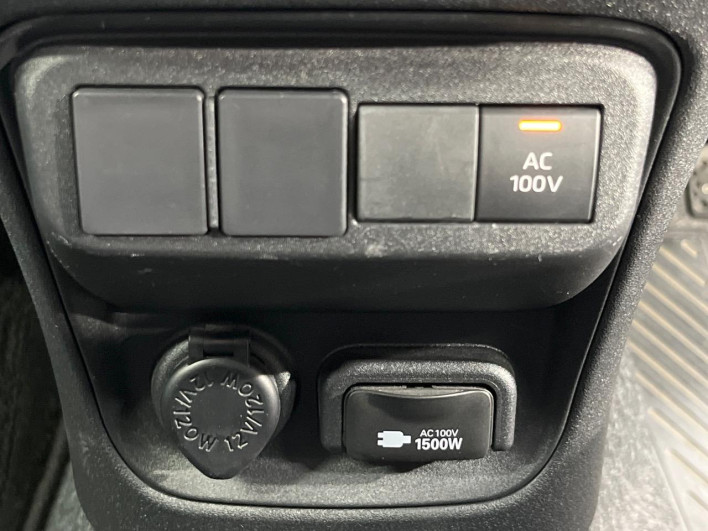 2023 Toyota Sienta 6AA-MXPL10G (UW-69f021e3b67f5)[25]