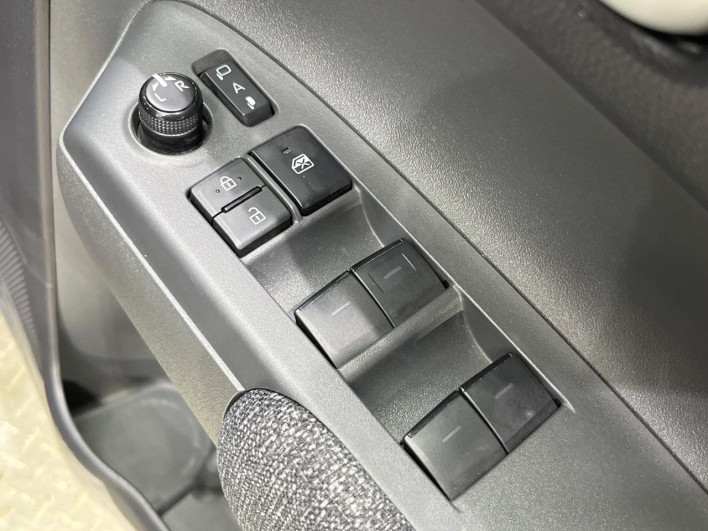 2023 Toyota Sienta 6AA-MXPL10G (UW-69f021e3b67f5)[21]