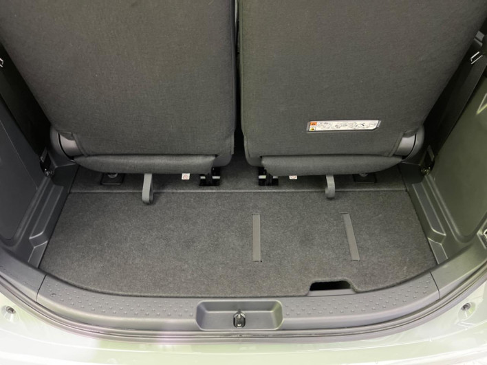 2023 Toyota Sienta 6AA-MXPL10G (UW-69f021e3b994c)[15]