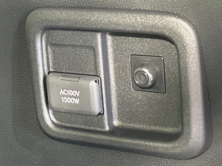 2026 Toyota Sienta 6AA-MXPL10G (UW-69f021e5a644b)[23]