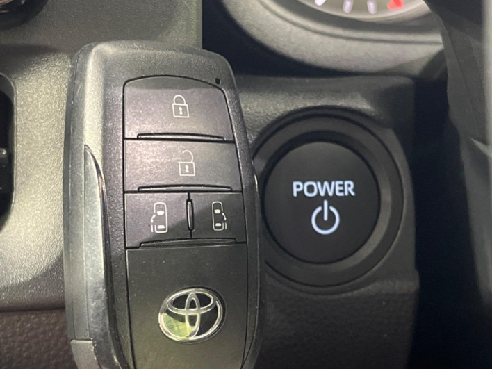 2025 Toyota Sienta 6AA-MXPL15G (UW-69f021e5e3111)[5]