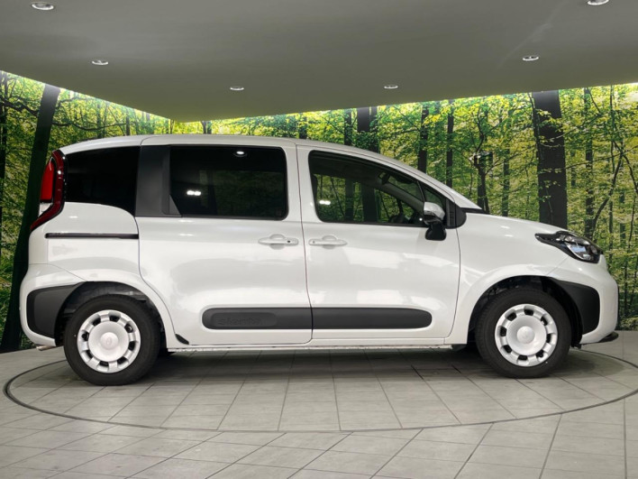 2025 Toyota Sienta 6AA-MXPL15G (UW-69f021e5e3111)[9]