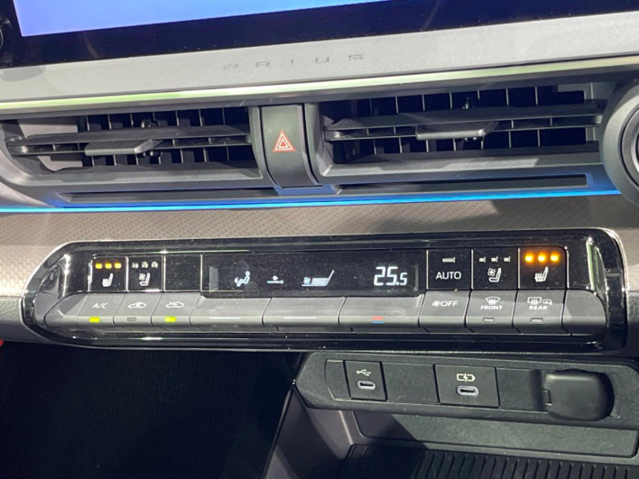 2023 Toyota Prius 6AA-MXWH60 (UW-69f021e8c042b)[27]