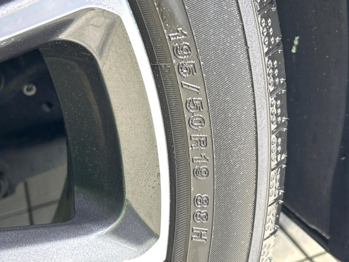 2023 Toyota Prius 6AA-MXWH60 (UW-69f021e96f375)[18]