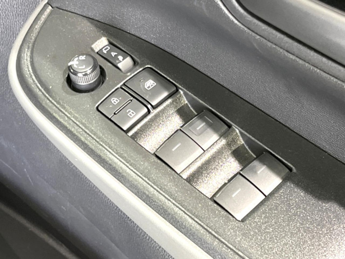 2023 Toyota Noah 6BA-MZRA90W (UW-69f021ec0a518)[28]