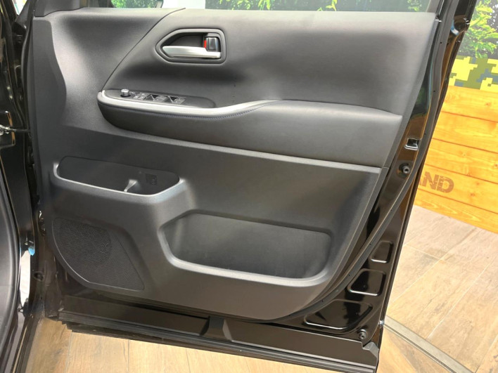 2023 Toyota Voxy 6BA-MZRA90W (UW-69f021ec19267)[22]