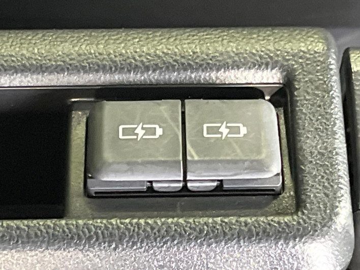 2025 Toyota Voxy 6BA-MZRA90W (UW-69f021ecd517c)[27]