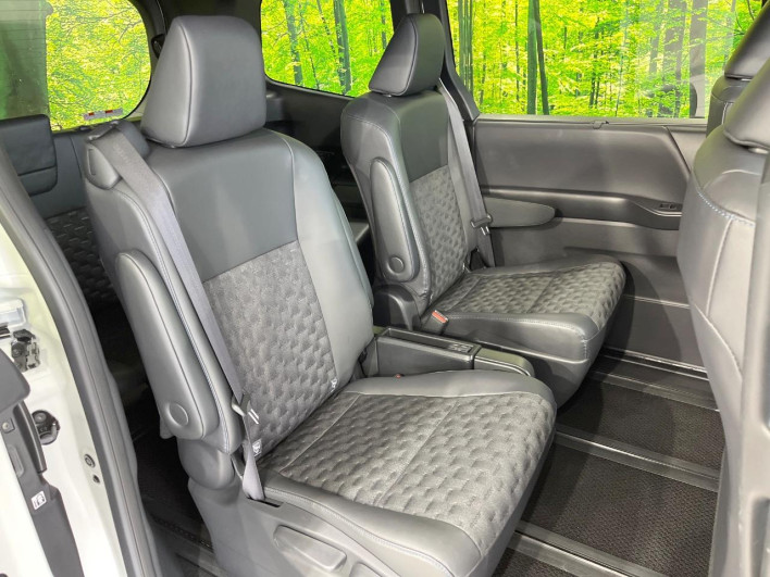 2025 Toyota Voxy 6BA-MZRA90W (UW-69f021ecd517c)[26]