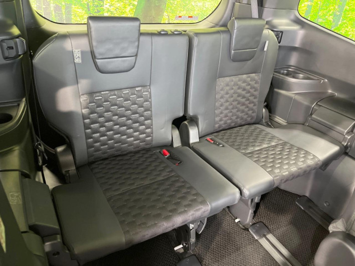 2025 Toyota Voxy 6BA-MZRA90W (UW-69f021ecd517c)[29]