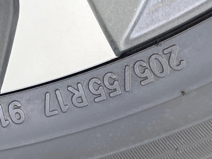 2025 Toyota Voxy 6BA-MZRA90W (UW-69f021ecd517c)[21]