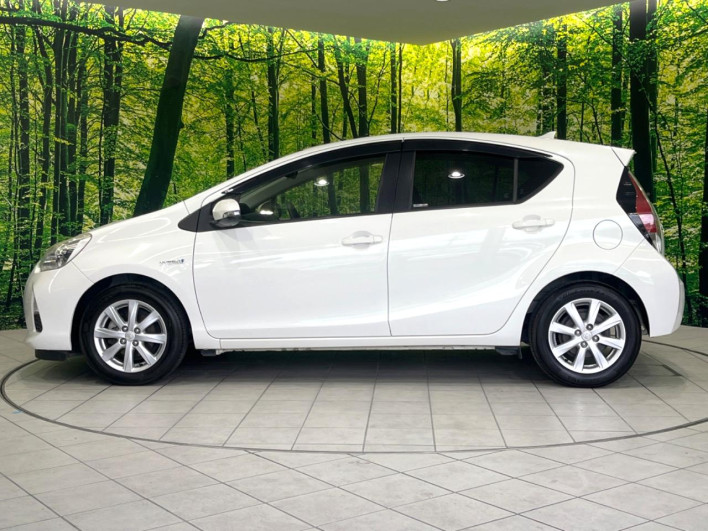 2013 Toyota Aqua DAA-NHP10 (UW-69f021f16e1ac)[25]