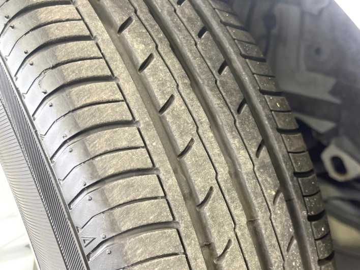 2013 Toyota Aqua DAA-NHP10 (UW-69f021f16e1ac)[10]