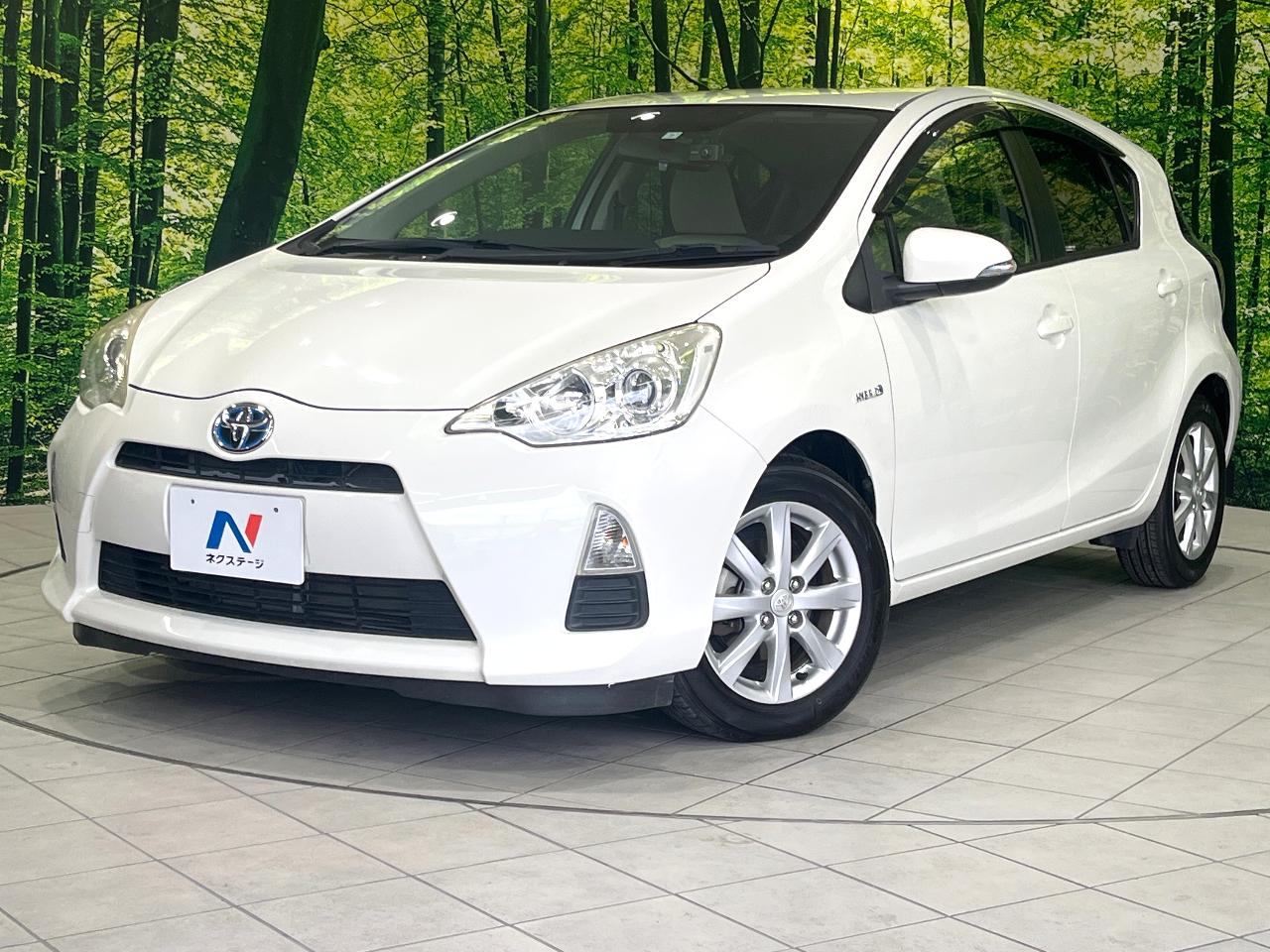 2013 Toyota Aqua DAA-NHP10