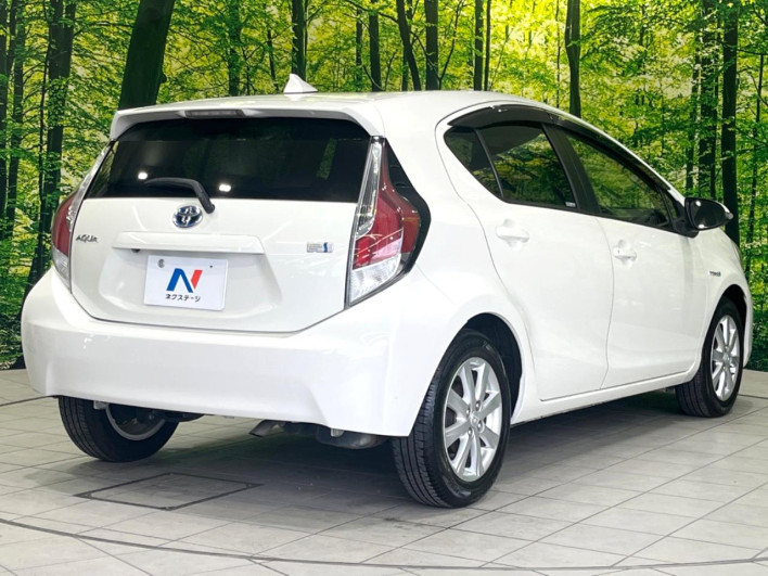 2013 Toyota Aqua DAA-NHP10 (UW-69f021f16e1ac)[18]
