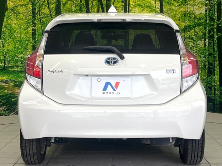 2013 Toyota Aqua DAA-NHP10 (UW-69f021f16e1ac)[19]