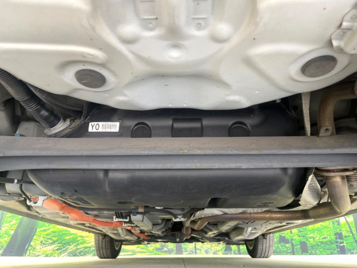 2013 Toyota Aqua DAA-NHP10 (UW-69f021f16e1ac)[20]