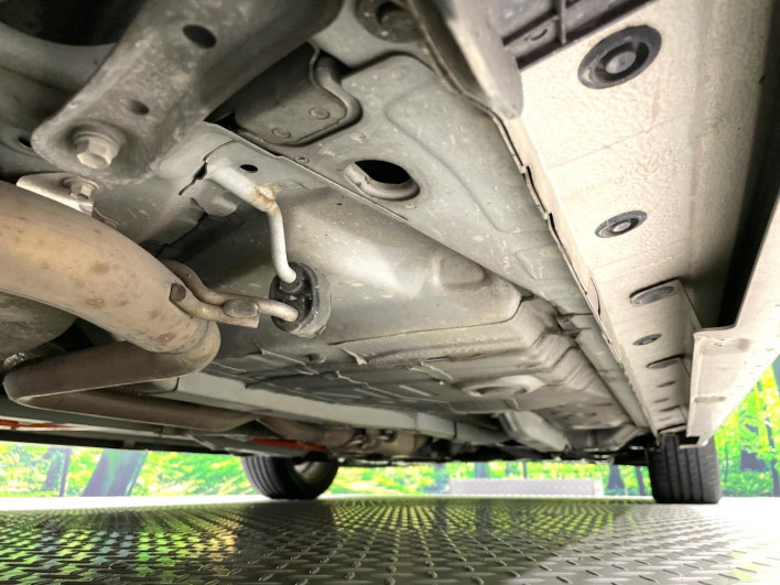 2016 Toyota Aqua DAA-NHP10 (UW-69f021f2612bf)[12]