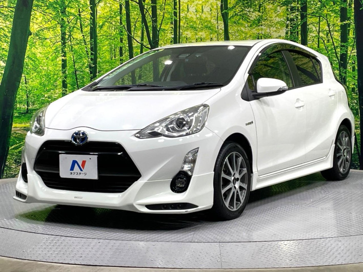 2016 Toyota Aqua DAA-NHP10 (UW-69f021f2612bf)[4]