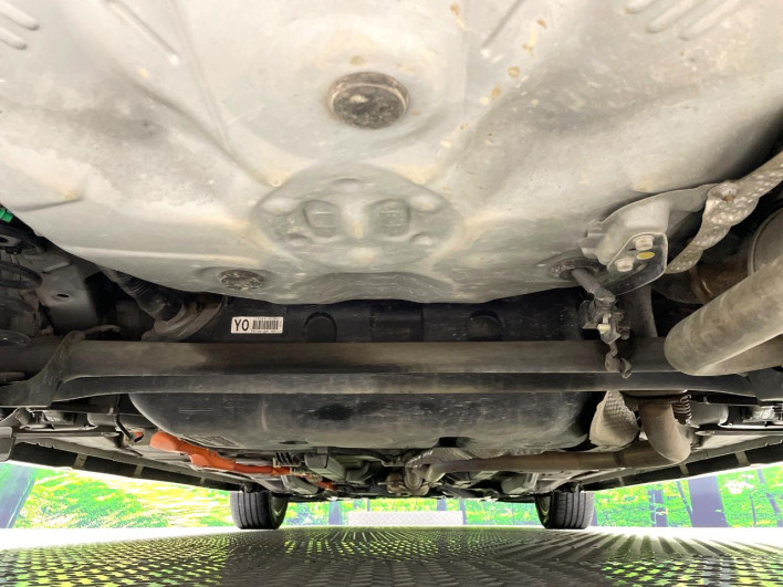 2016 Toyota Aqua DAA-NHP10 (UW-69f021f2612bf)[9]