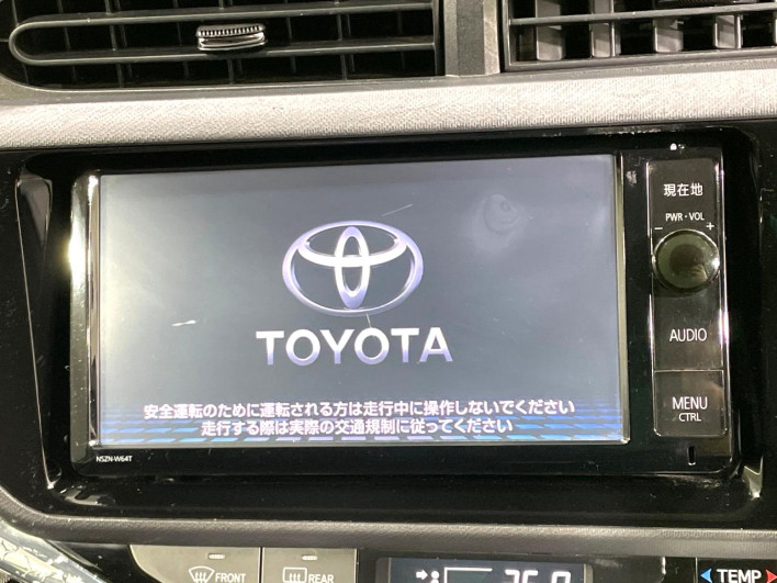 2016 Toyota Aqua DAA-NHP10 (UW-69f021f2612bf)[19]