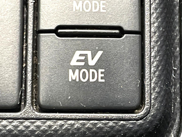 2016 Toyota Aqua DAA-NHP10 (UW-69f021f2612bf)[26]