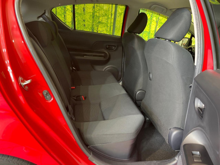 2016 Toyota Aqua DAA-NHP10 (UW-69f021f2c0a59)[23]