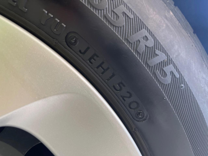 2016 Toyota Aqua DAA-NHP10 (UW-69f021f2c0a59)[5]